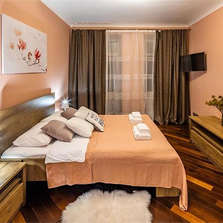 The Main Square! 2 Separated Bedrooms, Balcony Львів Екстер'єр фото