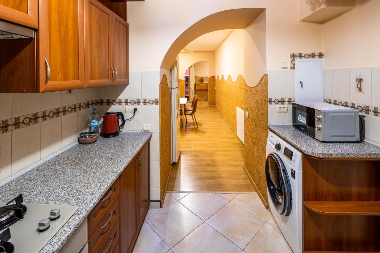 The Main Square! 2 Separated Bedrooms, Balcony Львів Екстер'єр фото