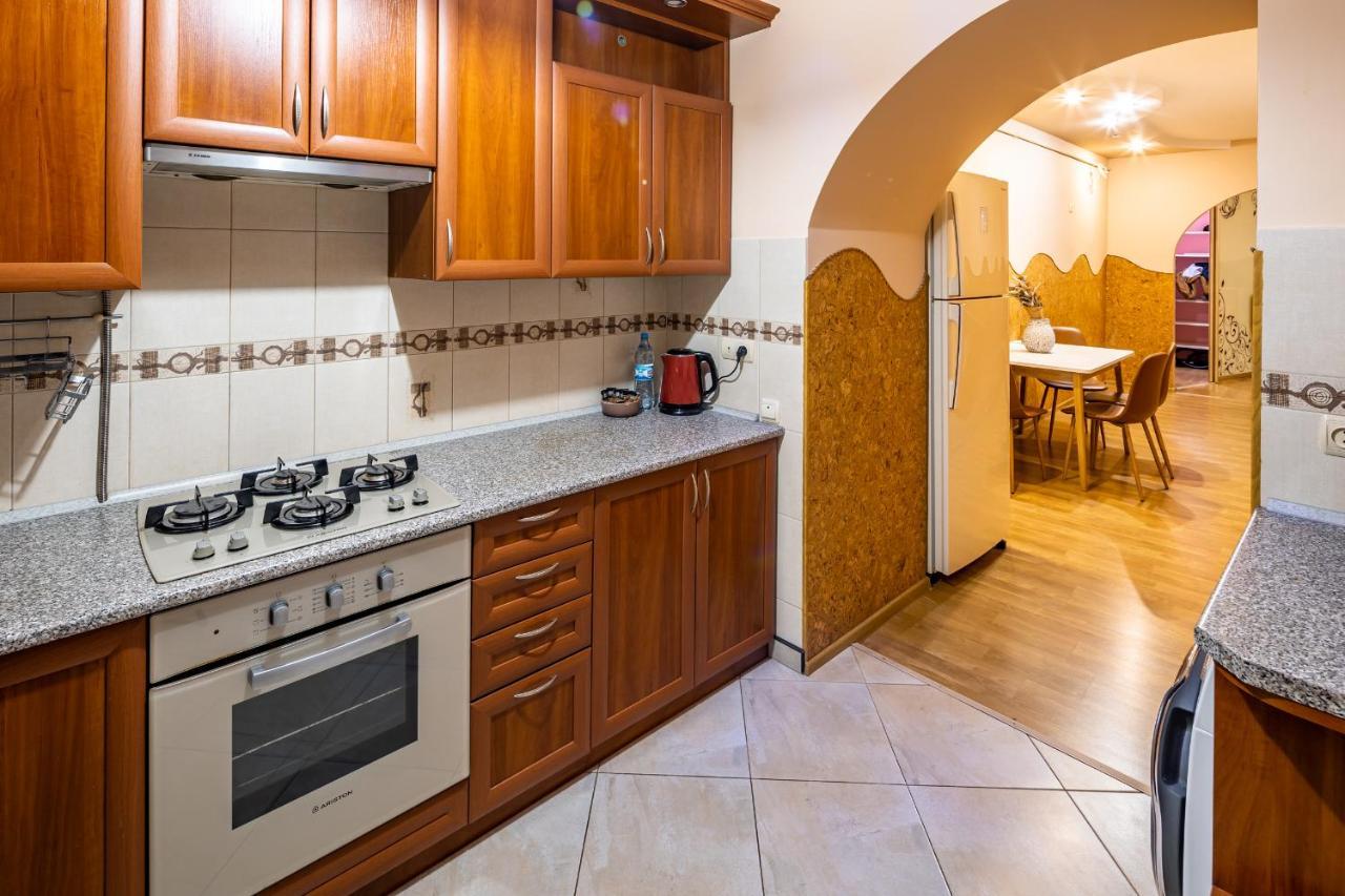 The Main Square! 2 Separated Bedrooms, Balcony Львів Екстер'єр фото