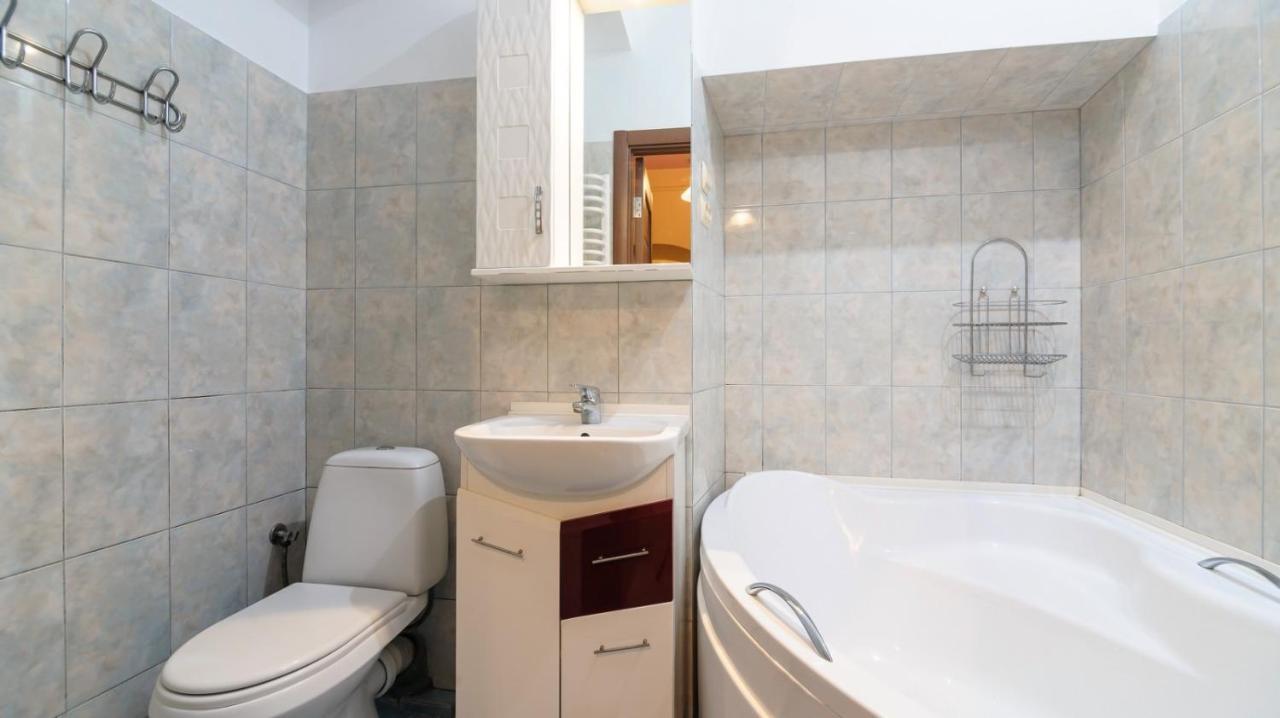 The Main Square! 2 Separated Bedrooms, Balcony Львів Екстер'єр фото
